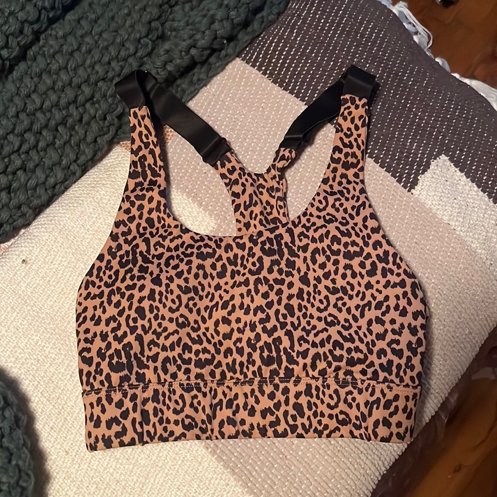 Leopard XS sports be Vici.